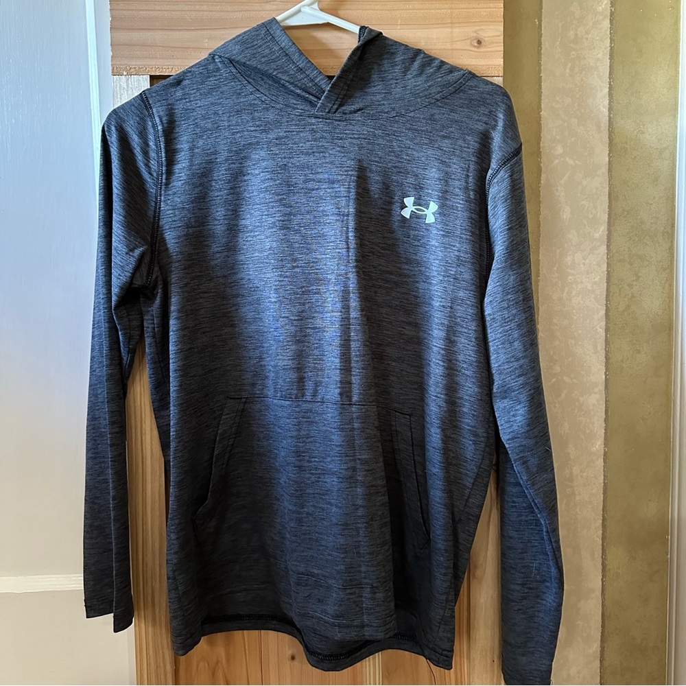 Dark gray, lightweight size youth XL Under Armour pullover hoodie sweatshirt